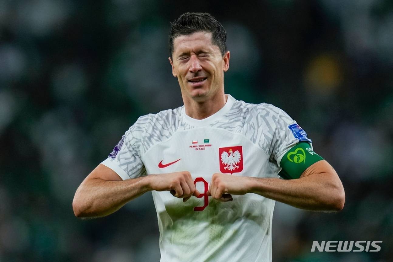 开云体育-关于莱万多夫斯基在IG比赛中挺进下一轮，势不可挡引发热议！的信息